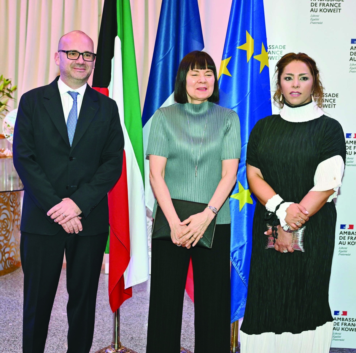 والسفيرة الأميركية