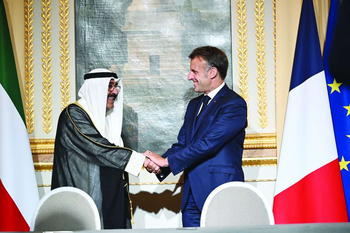 


ماكرون مرحباً بسمو الأمير 