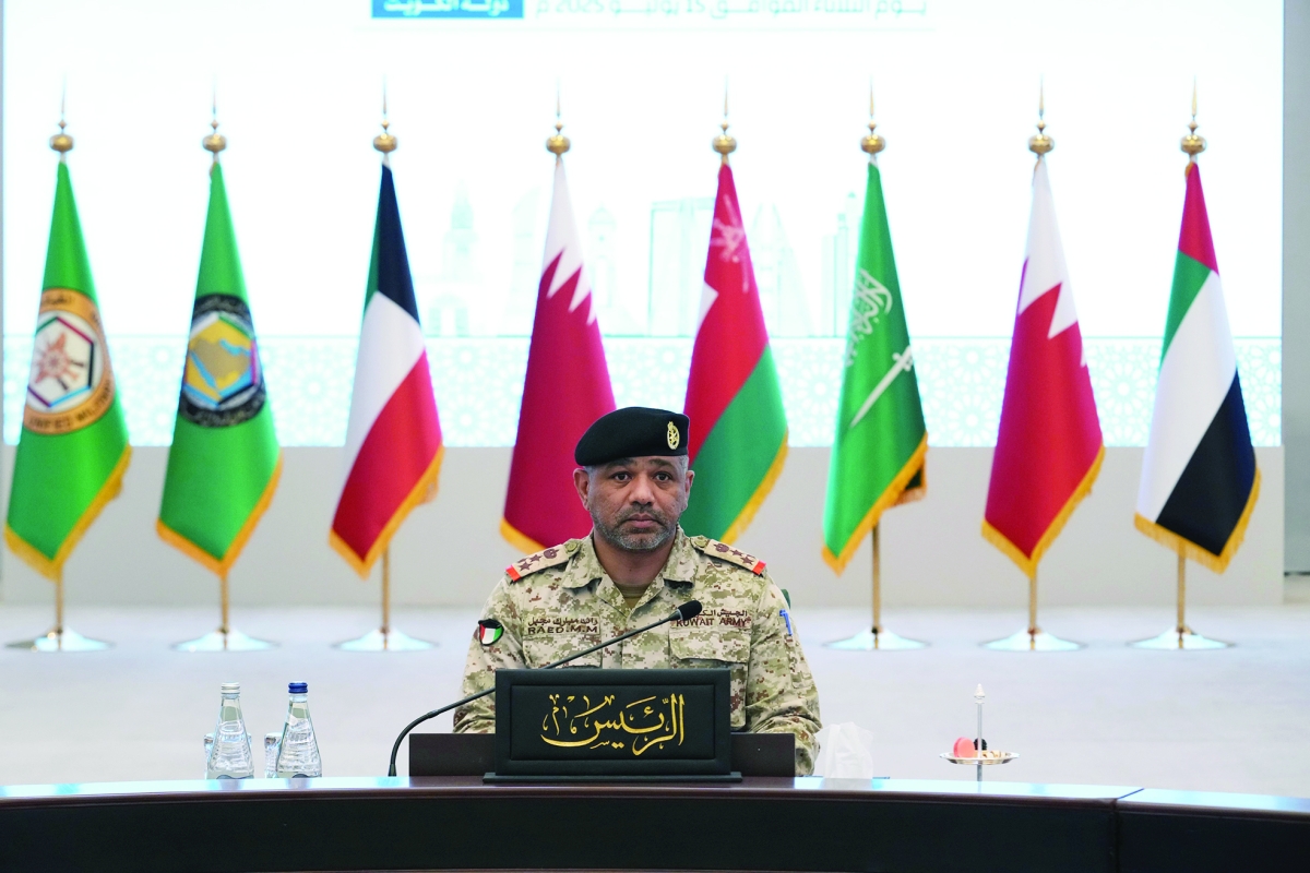 


العميد السكران مترئساً الاجتماع 