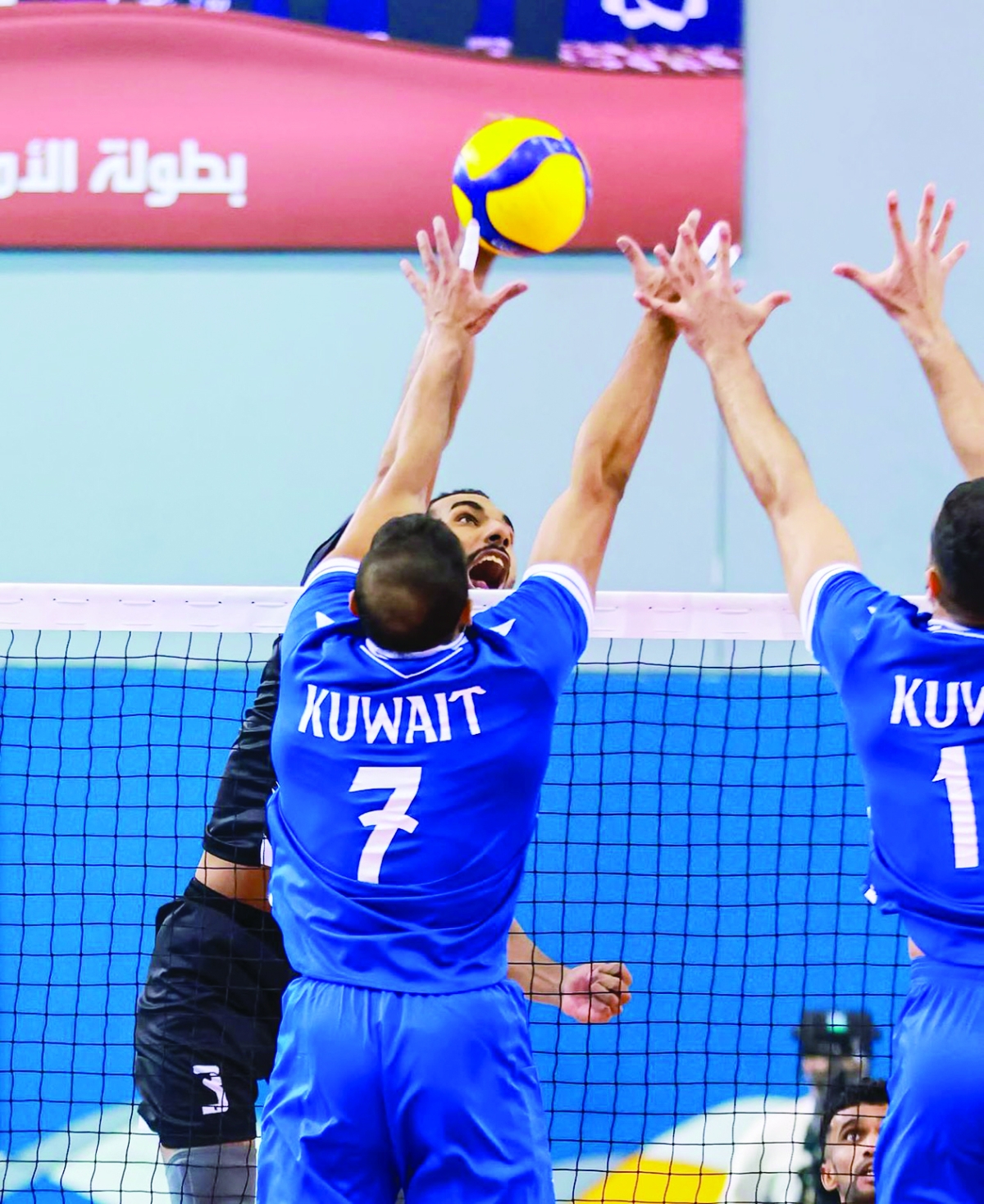 من مباراة الكويت وعُمان