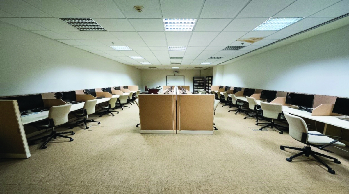 


قاعة المطالعة الإلكترونية 