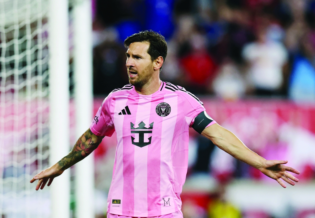 


ميسي محتفلاً بهدفه في مرمى  نيويورك ريد بولز 	(أ ف ب) 