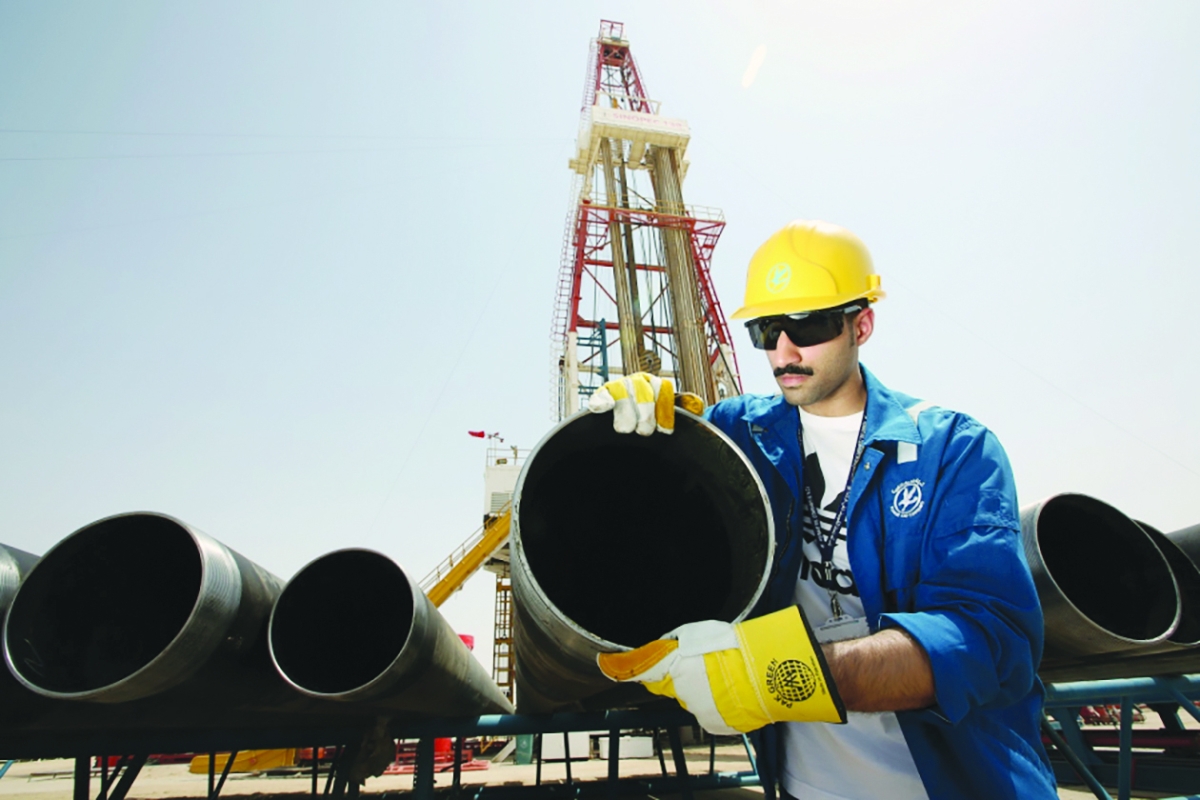 


عمالة كويتية في القطاع النفطي 