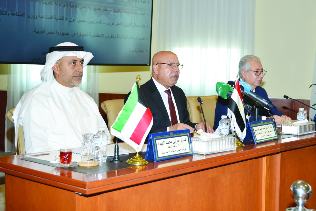 


الوزير متوسطاً العودة وشلتوت 