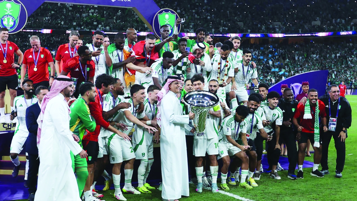 الأهلي متوجاً بكأس آسيا