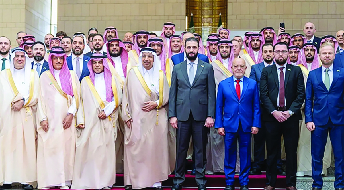 


الشرع متوسطاً الوفد السعودي برئاسة الفالح 