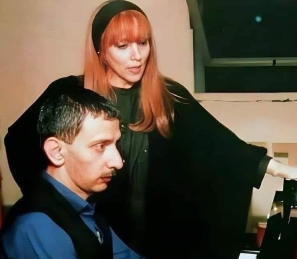 زياد الرحباني في شبابه... مع والدته فيروز 