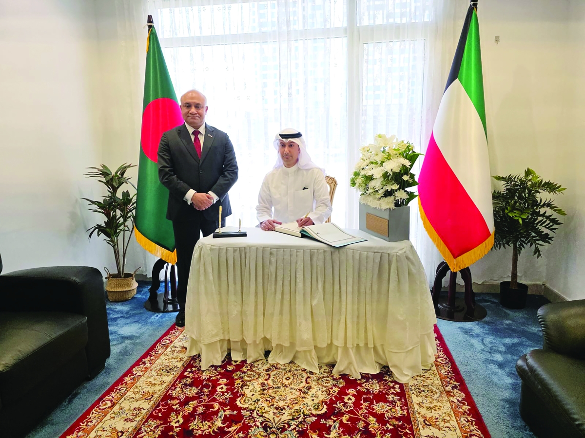  ممثل الخارجية الكويتية يدوّن كلمة في سجل التعازي