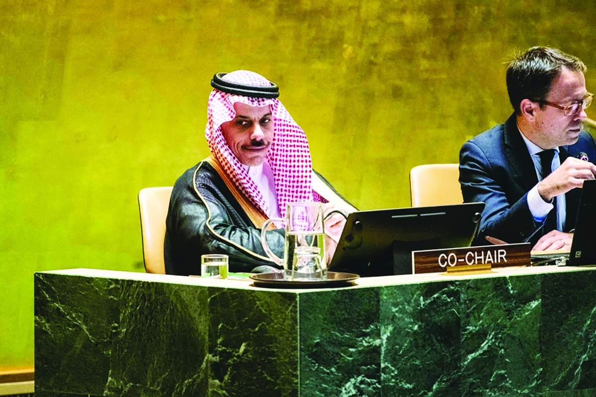 


فيصل بن فرحان خلال الجلسة الختامية لمؤتمر حل الدولتين في الأمم المتحدة	 (أ ف ب) 