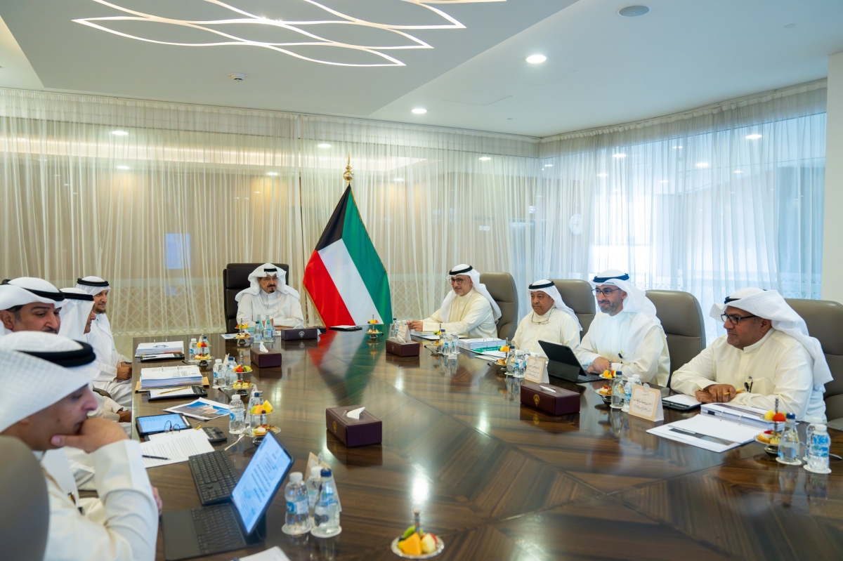 العبدالله مترئسا الاجتماع 