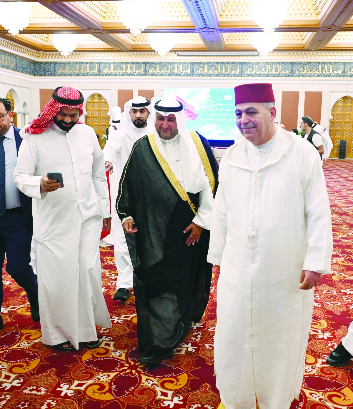 وكيل وزارة الدفاع عبدالله المشعل مقدماً التهاني