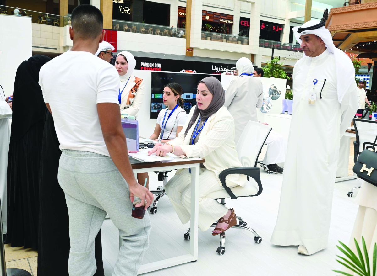 الفجام خلال زيارته مقر حملة «بدايتي صح»  (تصوير نايف العقلة)