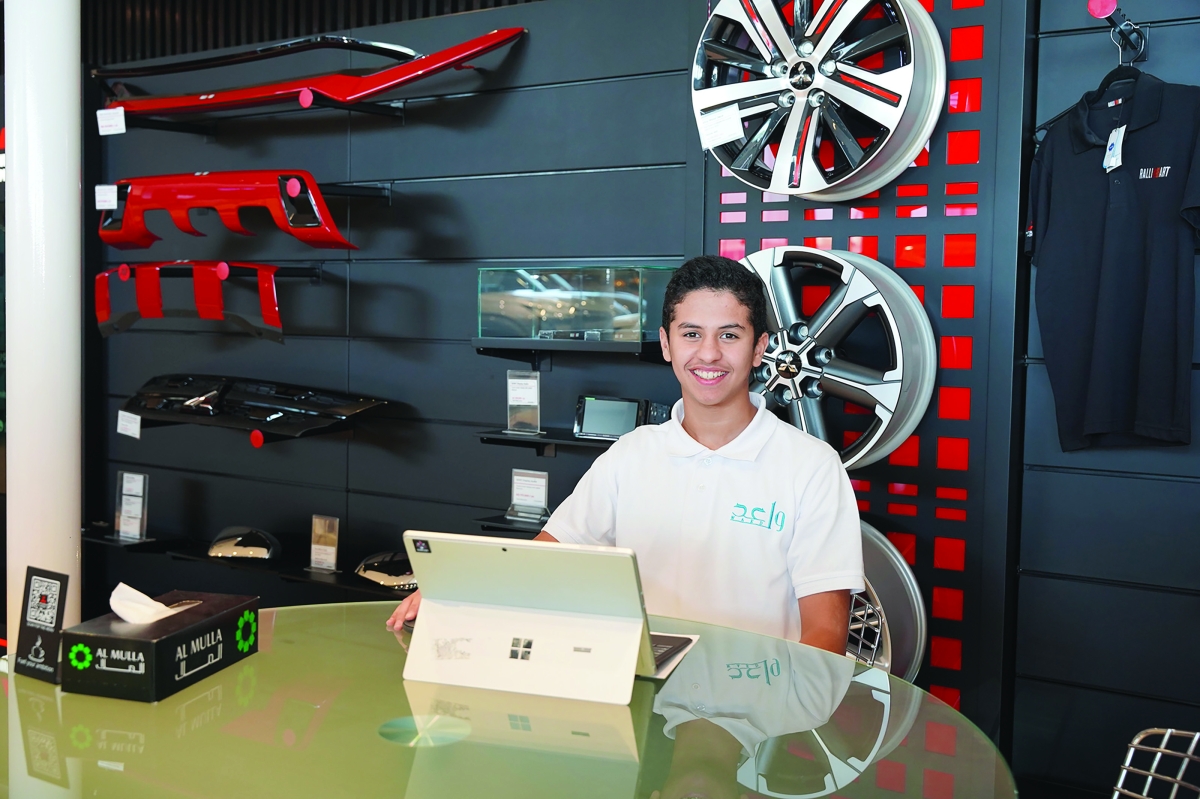 


العمل في مختلف الأقسام 