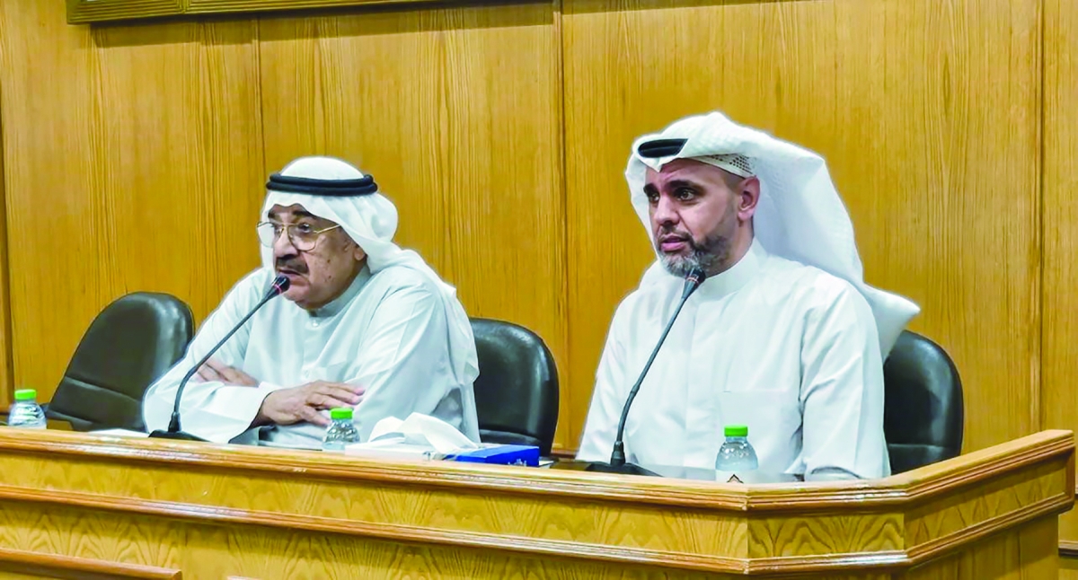 


حسن أشكناني يتحدث في ندوة جمعية الكشافة 