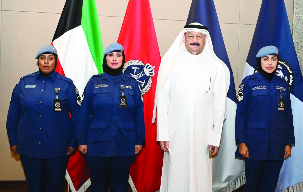 


المفتشات مع الزميل ناصر الفرحان 	(تصوير سعود سالم) 