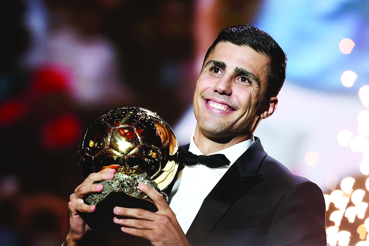 


من سيخلف رودري في حمل الكرة الذهبية؟ 