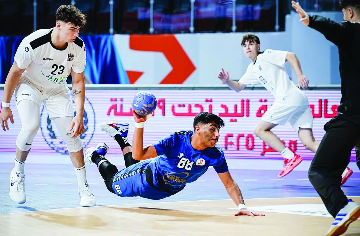تصويبة من لاعب الكويت على مرمى النمسا