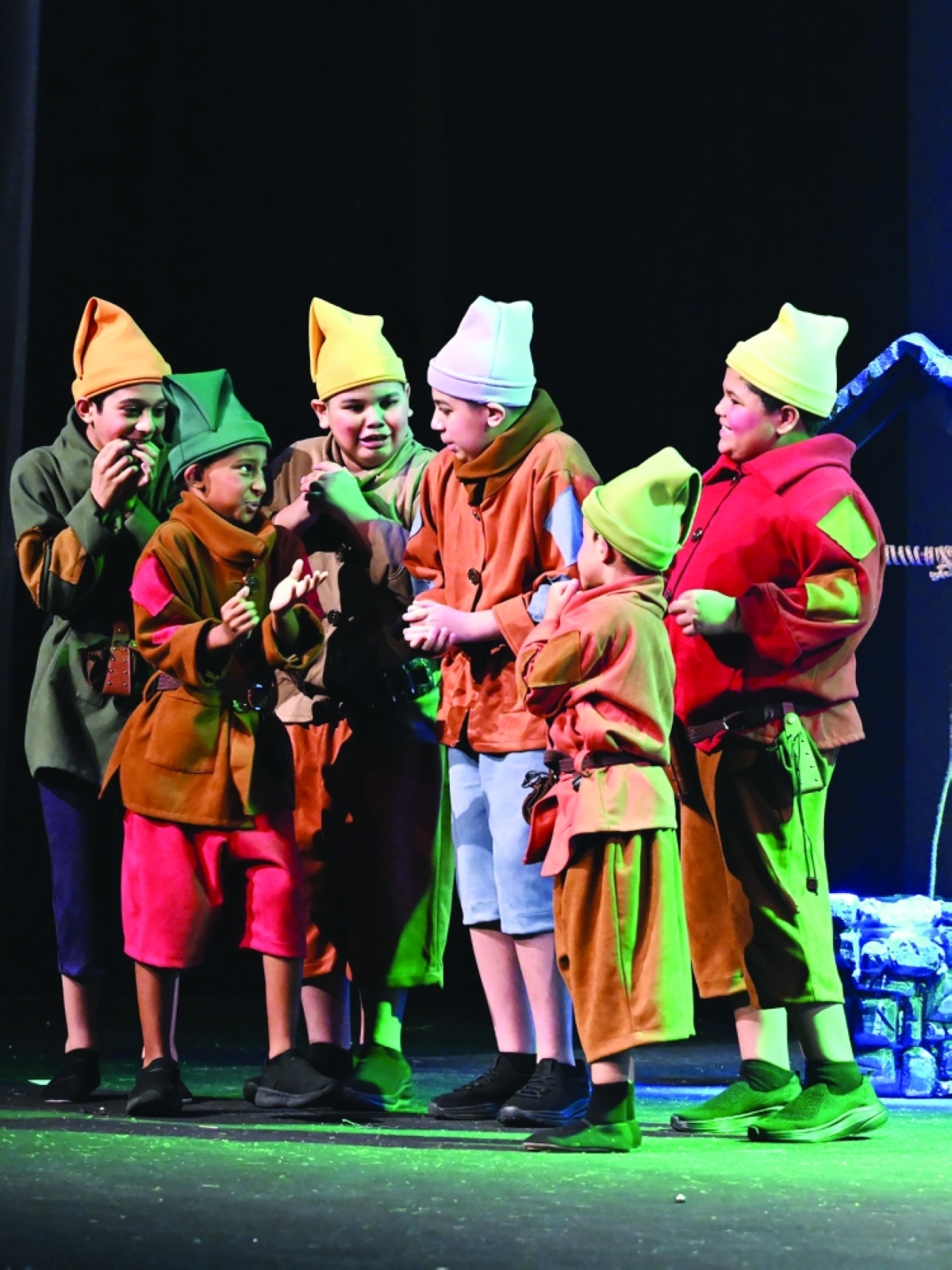 مشهد من المسرحية