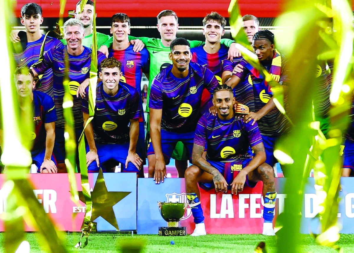 برشلونة متوجاً بالكأس 	(رويترز) 