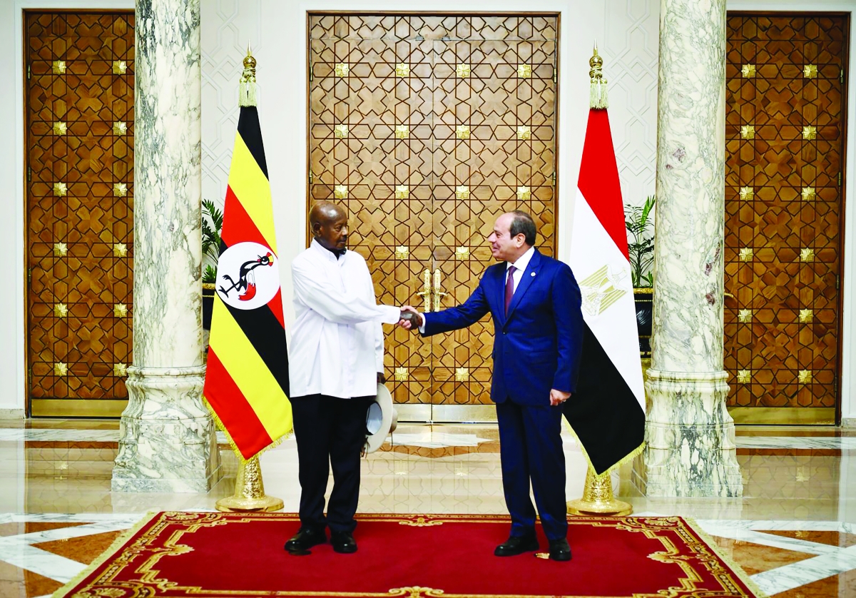 السيسي مرحباً بموسيفيني في القاهرة