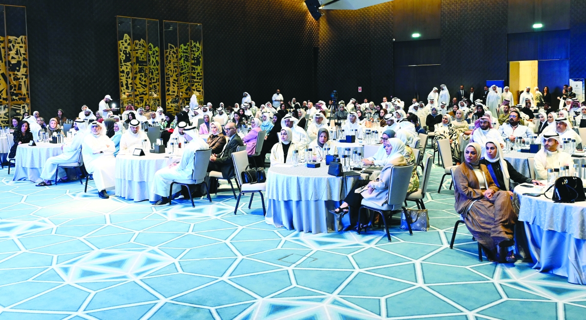 


جانب من الحضور في الورشة 