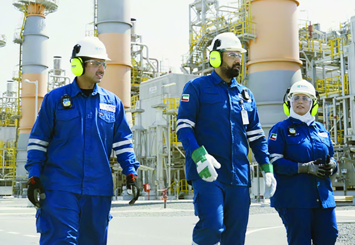 


عمالة وطنية في القطاع النفطي 