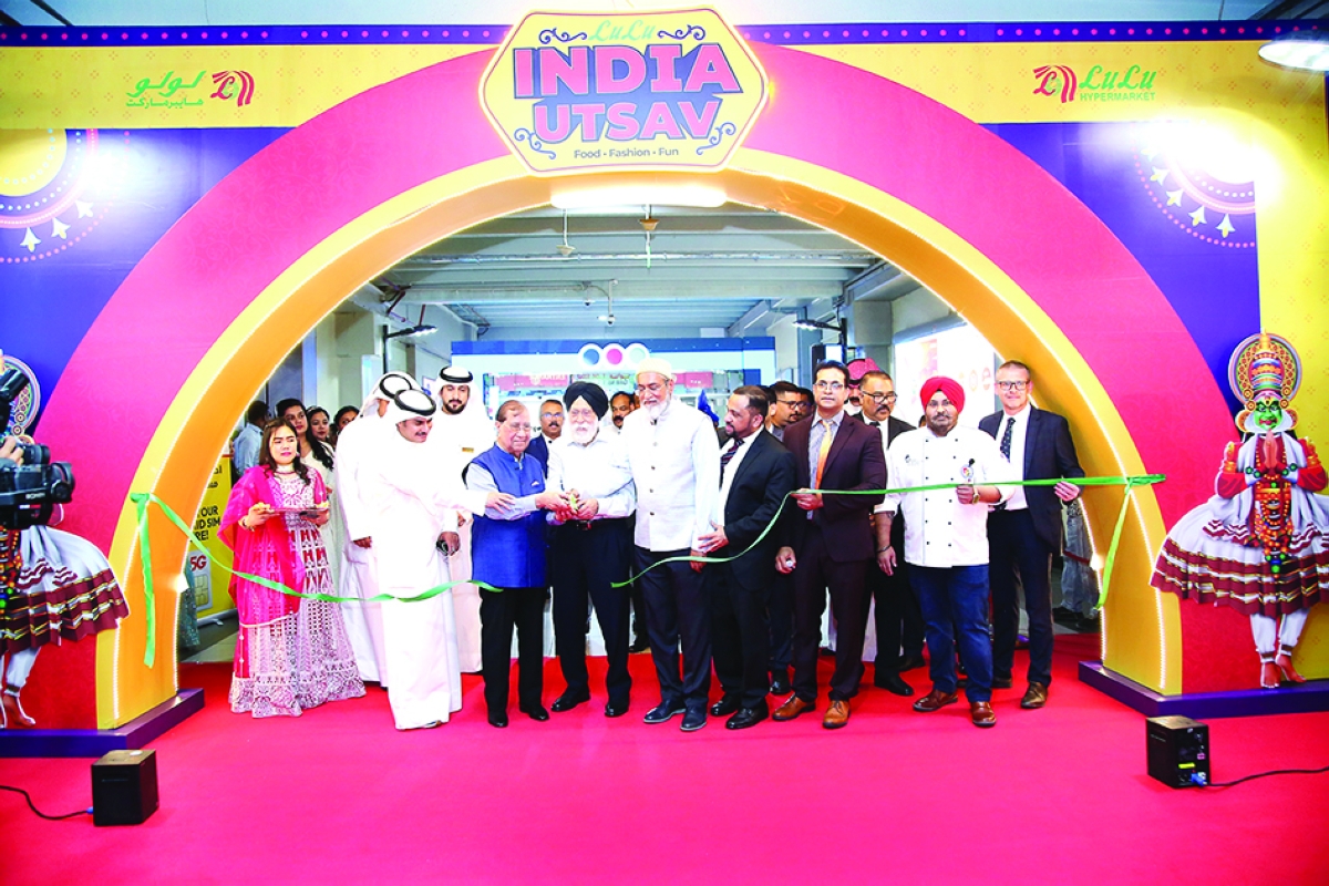 


قص شريط افتتاح المهرجان 