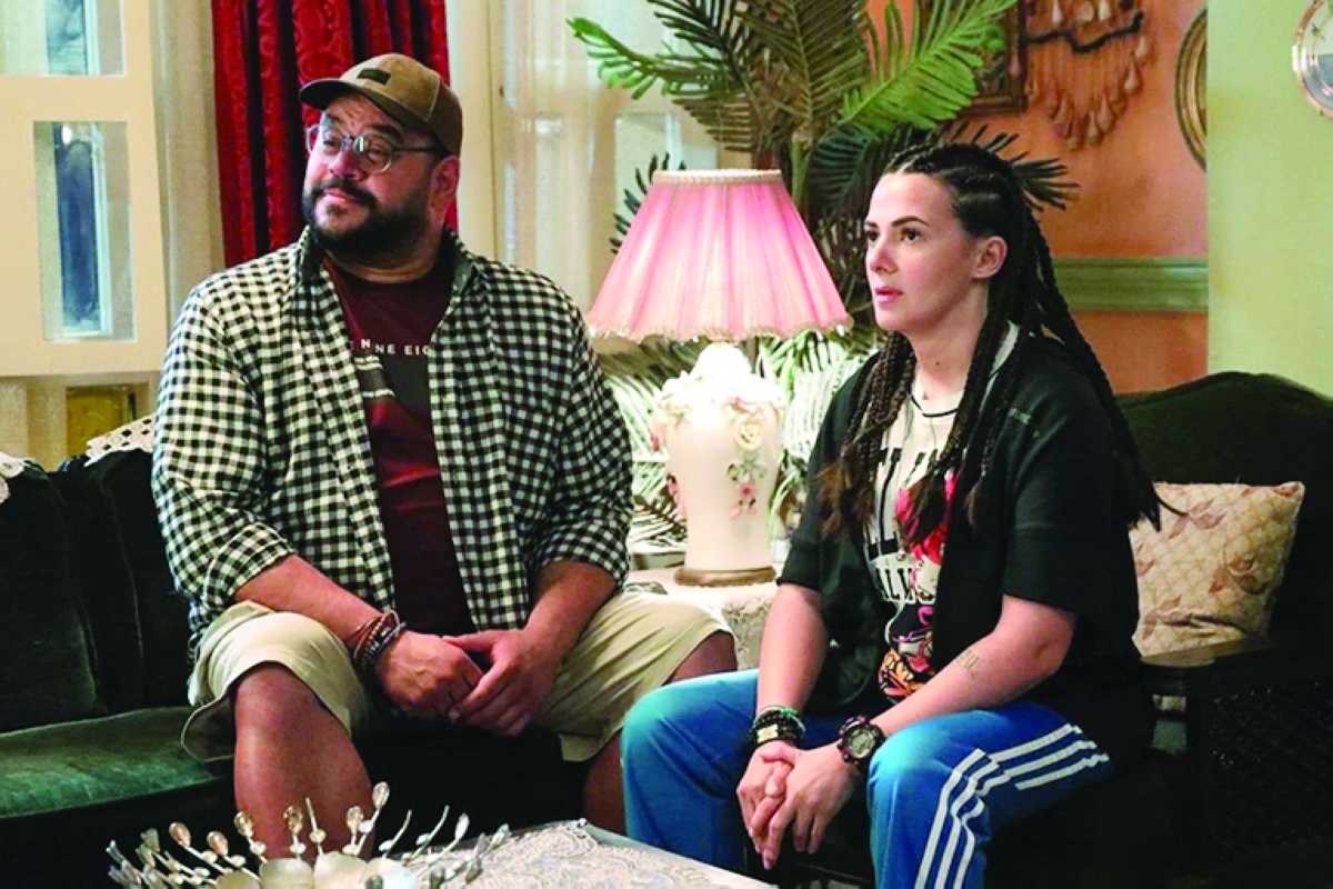 


دنيا سمير غانم ومحمد ممدوح في مشهد من الفيلم 