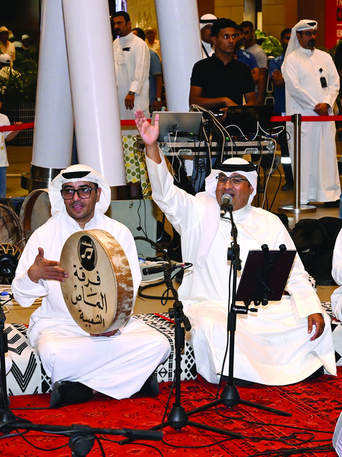 


أحمد السهيل... أطرب الحضور 