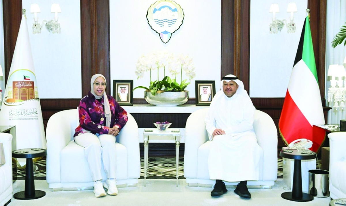  عذبي الناصر خلال استقباله مريم العوض