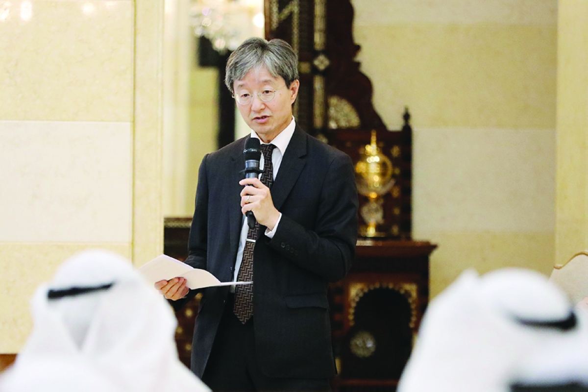 سفير اليابان يلقي كلمة