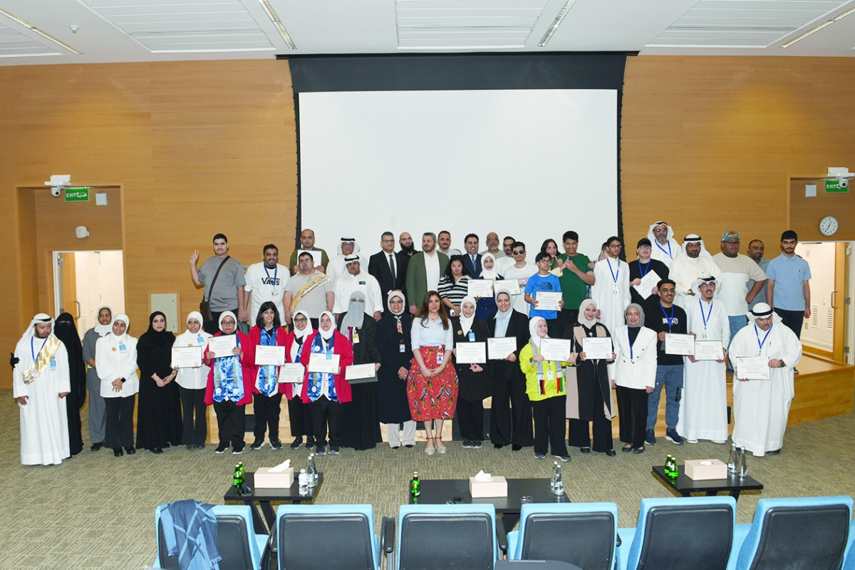 


لقطة جماعية للمشاركين في المعسكر 