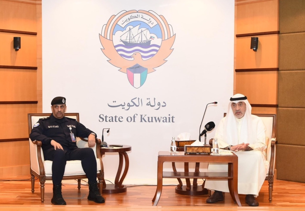 اليوسف خلال الاجتماع بحضور العدواني