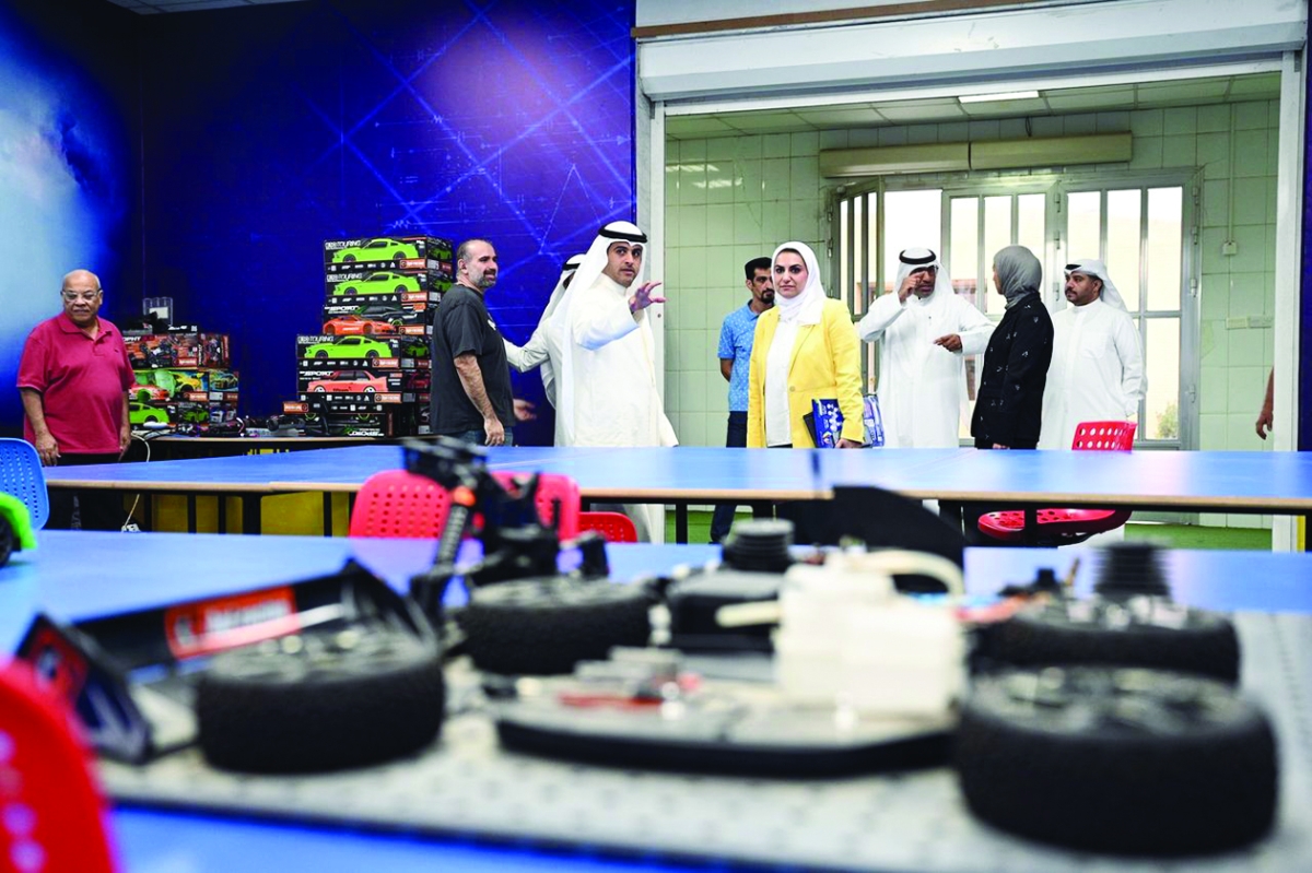 جانب من الجولة داخل النادي بعد انتهاء «العمومية»