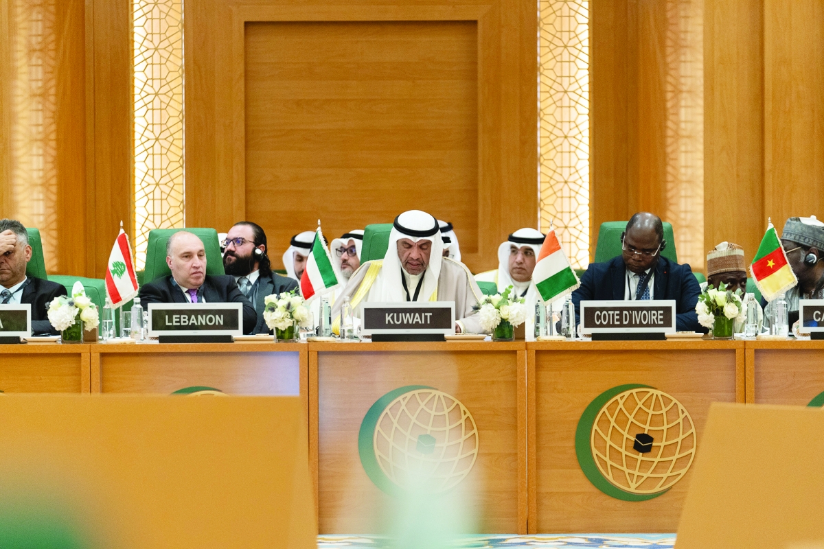 اليحيا مترئساً وفد الكويت في الاجتماع الاستثنائي