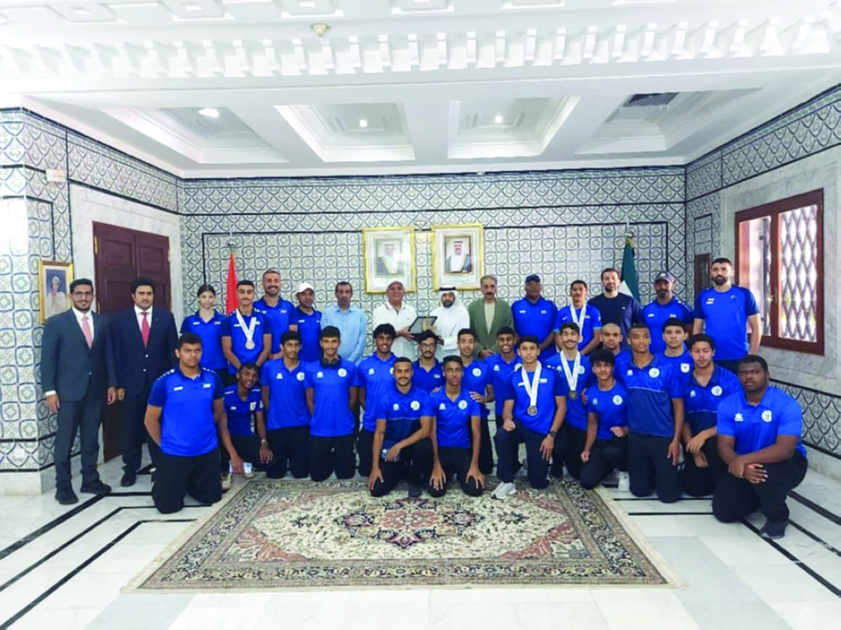 السفير العمر مع وفد الكويت لألعاب القوى
