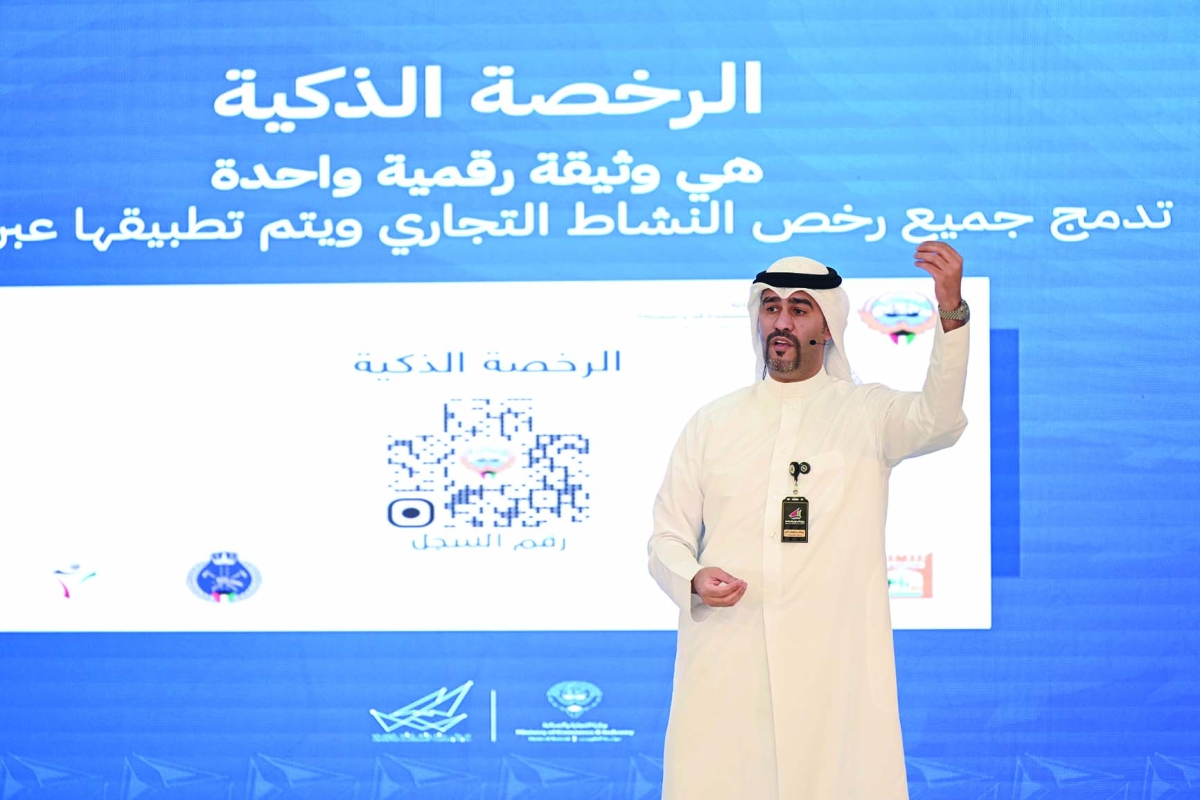 الحرز متحدثاً خلال المؤتمر الصحافي	 (تصوير أسعد عبدالله)