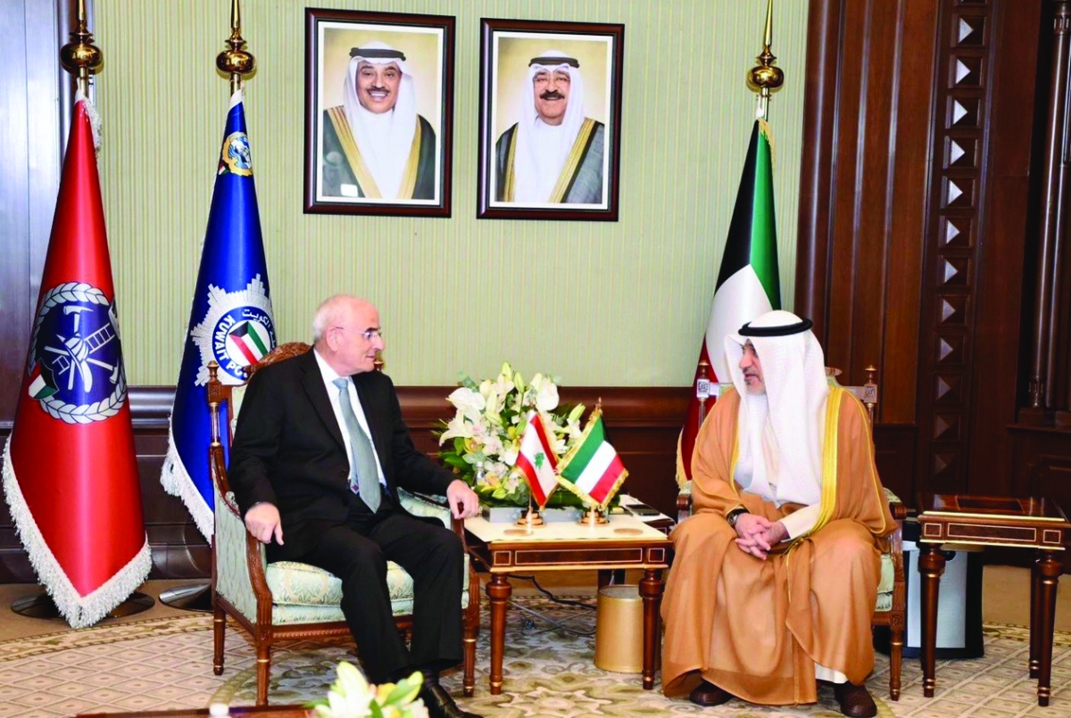 


النائب الأول مستقبلاً وزير الدفاع اللبناني 