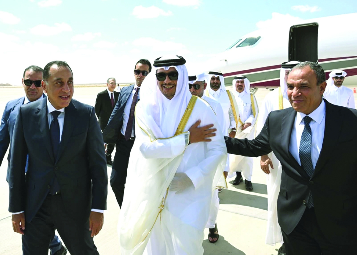 


مدبولي وعبدالعاطي يستقبلان محمد بن عبدالرحمن في مطار العلمين 