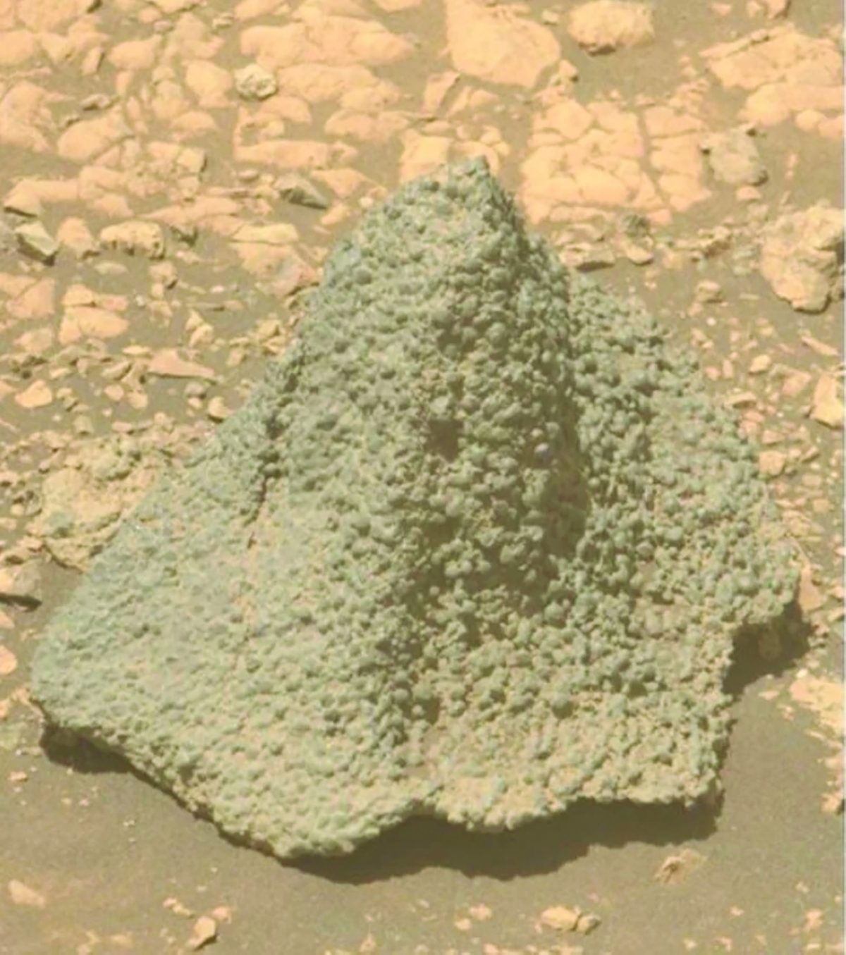 


الصخرة... القبعة 