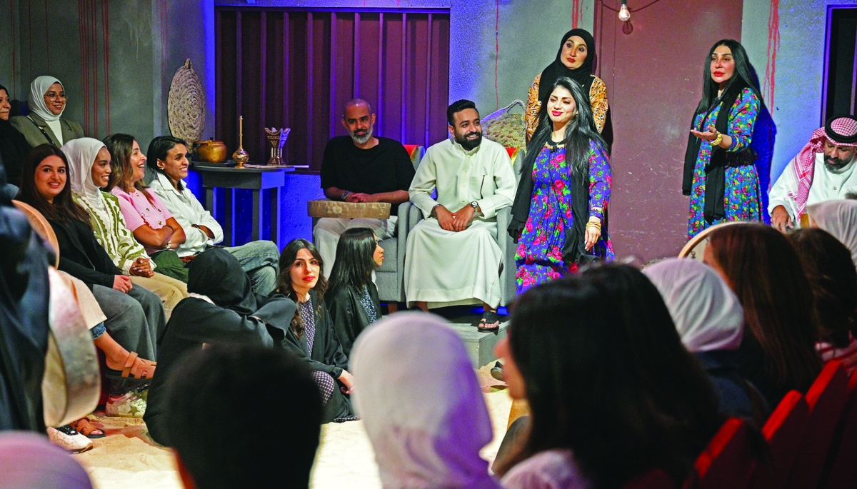 مشهد من مسرحية «اليلوة»