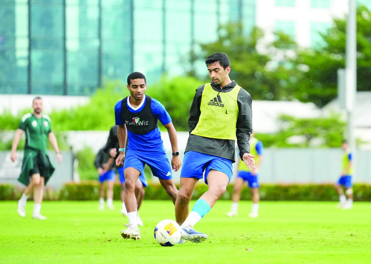


جانب من تدريبات المنتخب الأولمبي 