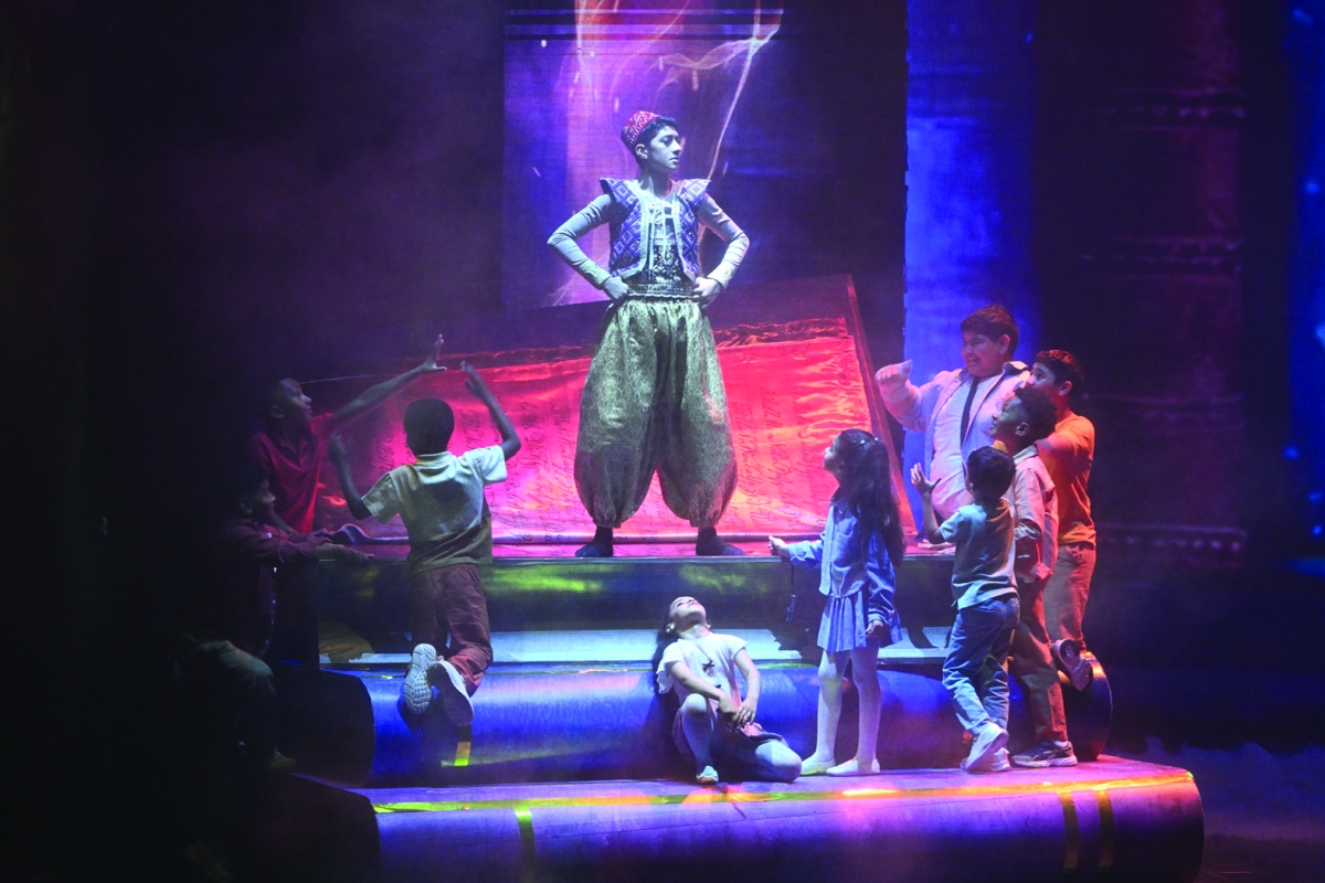 «علاء الدين» على خشبة المسرح 