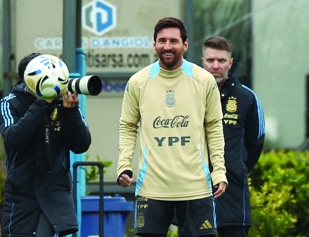 


ليونيل ميسي خلال تدريبات منتخب الأرجنتين      	             (رويترز) 