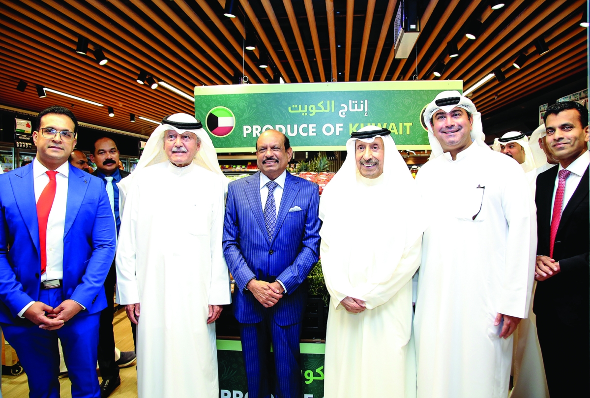 


قيادات الشركة خلال حفل الافتتاح 