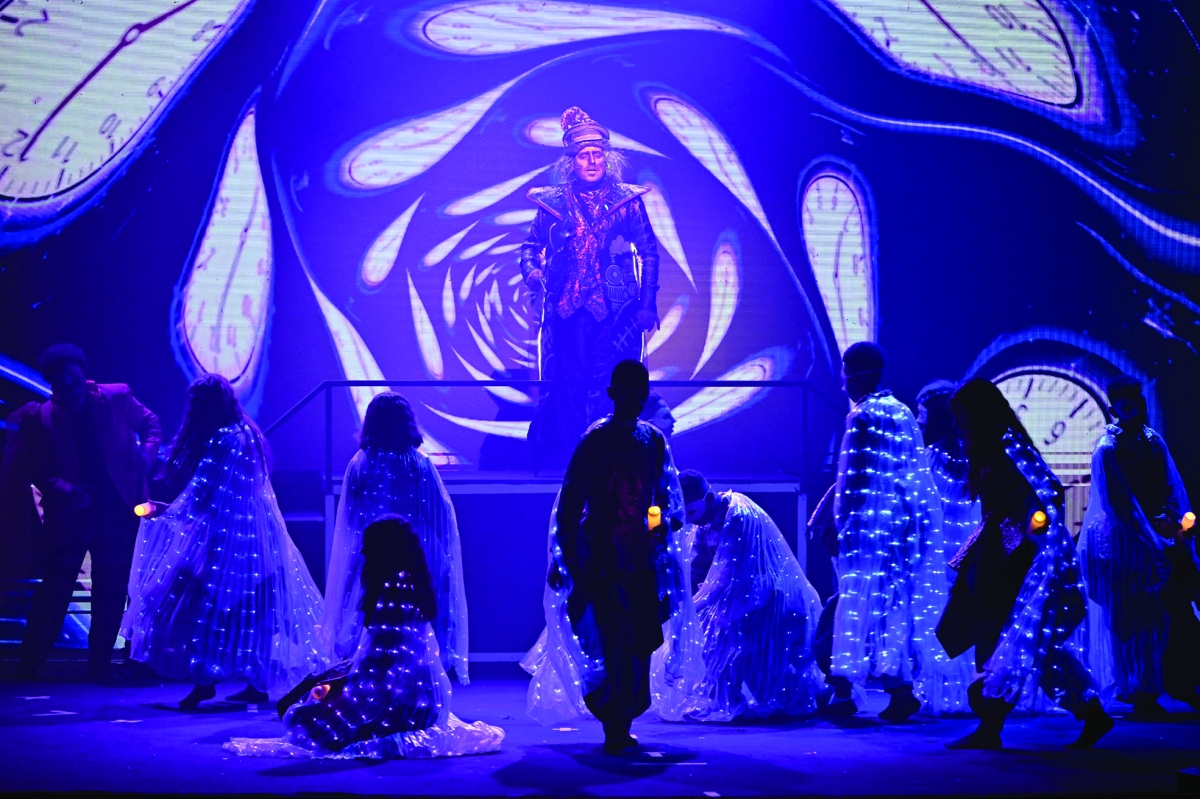 


مشهد من العرض 