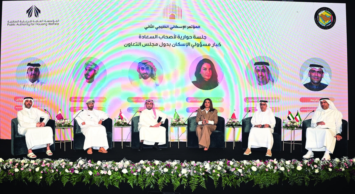 


المتحدثون في الجلسة الحوارية الأولى 