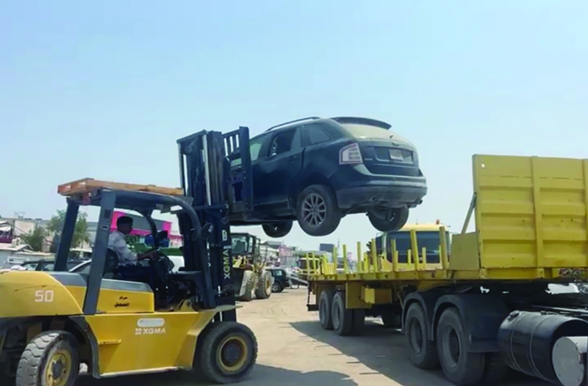 رفع سيارة مهملة