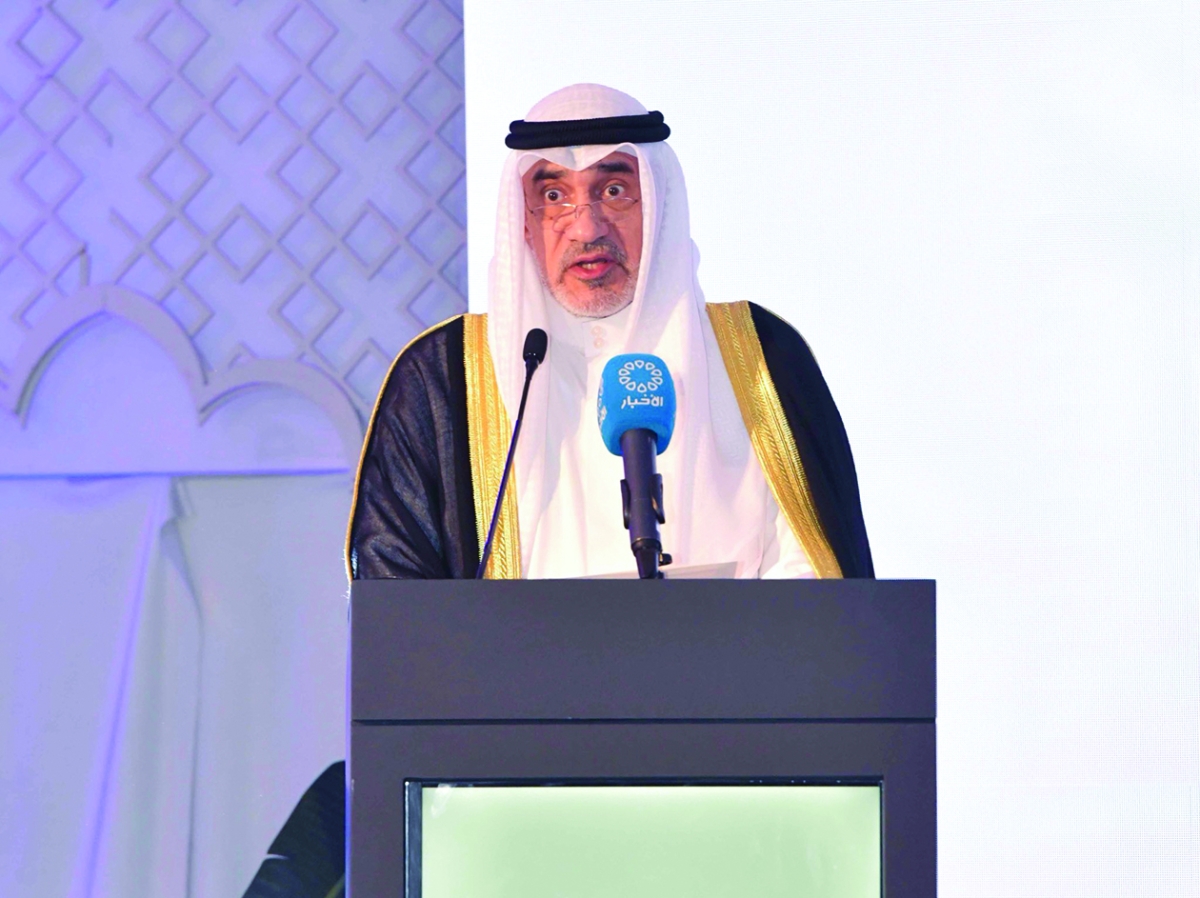 


النائب الأول متحدثاً في حفل التكريم 