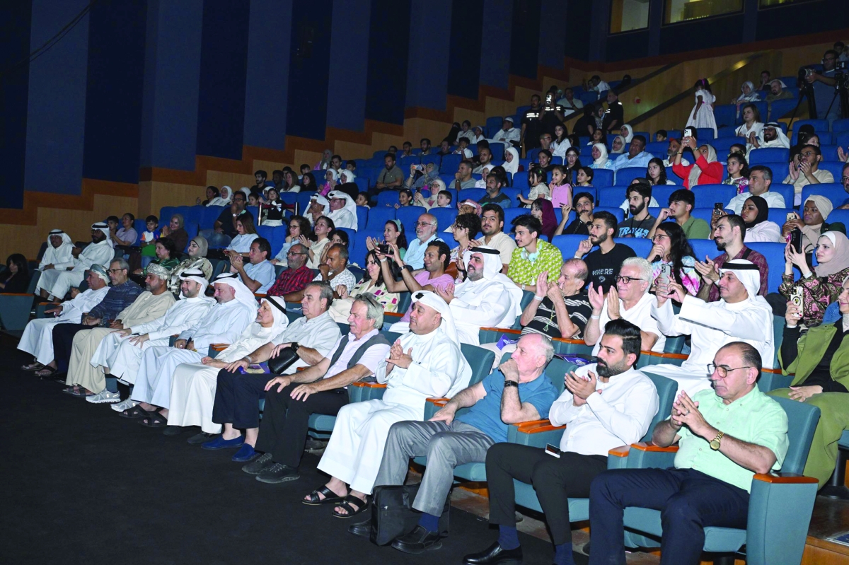 ضيوف المهرجان... حضروا العرض 